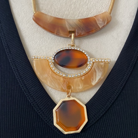 Women’s Necklace - Picture 3 of 5